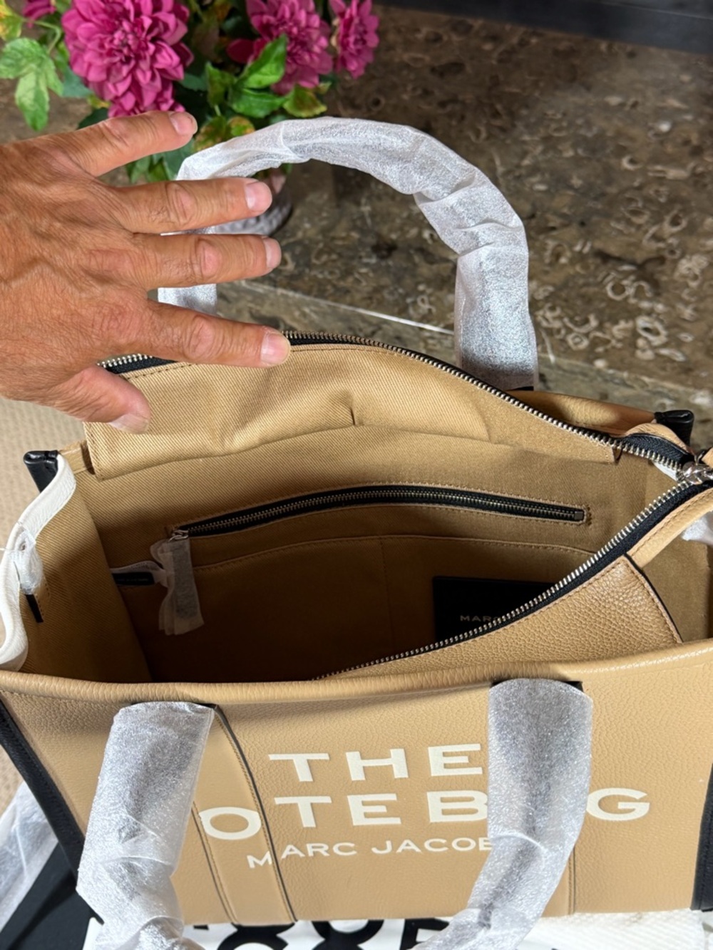 LEATHER Tan and Black 'The Tote Bag' Logo Tote crossbody strap dust cover - Picture 3 of 10